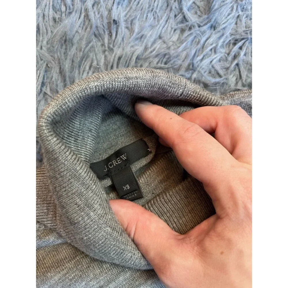 J.CREW Light Gray Merino Wool Relaxed Turtleneck Sweater Size XS